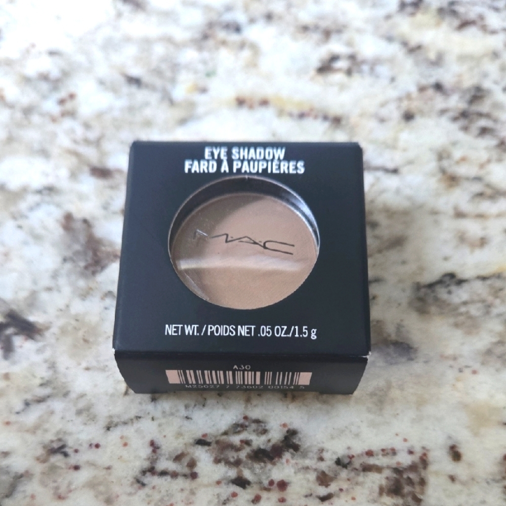 MAC Cosmetics Eye Shadow - Omega Matte